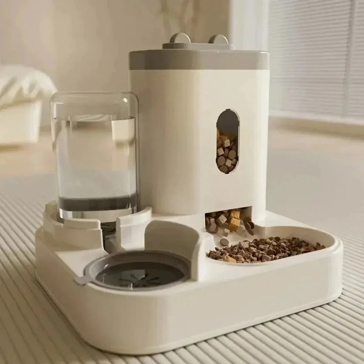 Modern Luxe Automatic Pet Feeder & Hydration Set